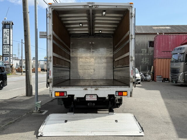 ファイター:ウィング:6200ワイド:後輪エアサス:格納ゲート:240馬力