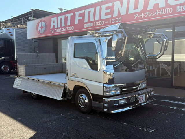 タイタンダッシュ：平ボデー：架装多数：標準幅：アオリステンレス張り：マニ割り