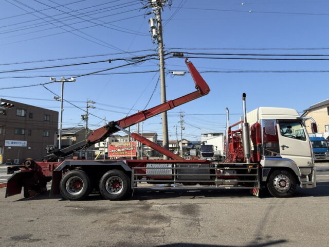 スーパーグレート：ハイルーフ：アームロール：40立米：架装多数：煙突マフラー(ダミー)