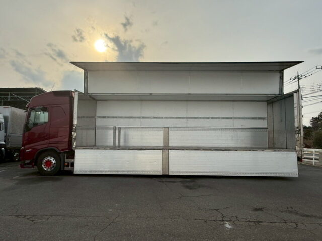 VOLVO：FH：グローブトロッター：ウィング：造りボディ：架装多数：高年式低走行