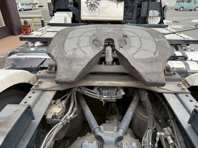 日野:17プロフィア:ハイルーフ:トレーラーヘッド:第5輪荷重11.500㎏:車検7月迄