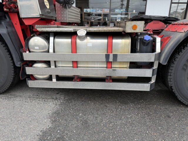 いすゞ:ギガ:ハイルーフ:トレーラーヘッド:フロントバイザー:第5輪荷重11.100㎏