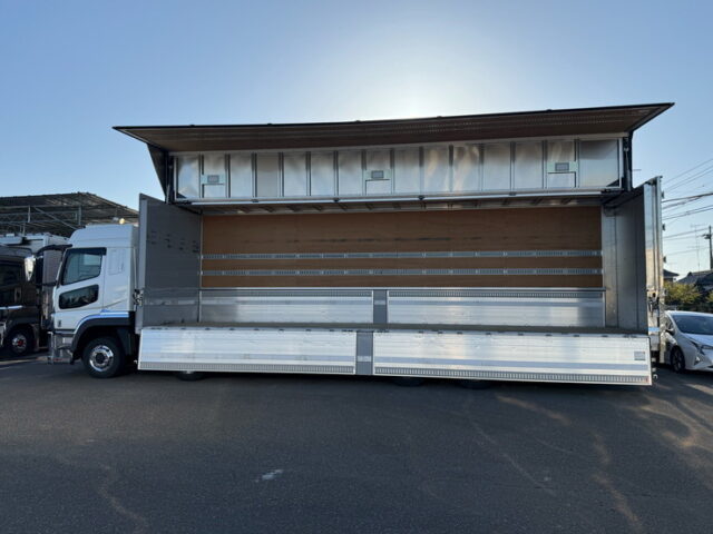 17スーパーグレート：ハイルーフ：ウィング：ステンレス多数：リア門口ステンレス