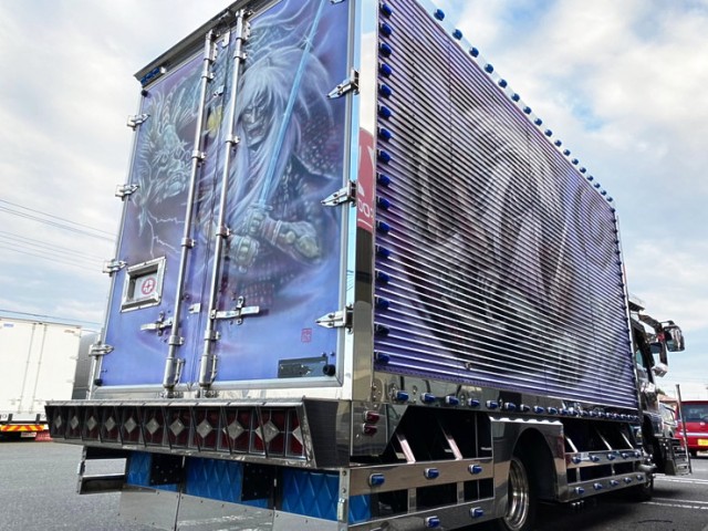 【573】いすゞ　エルフ　デコトラ　マニ割り済