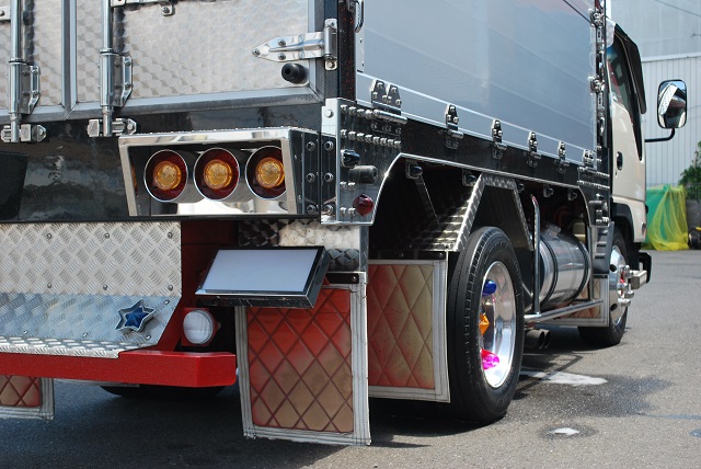 【224】いすゞ　エルフ　平ボデー　カスタム多数　造りボデー