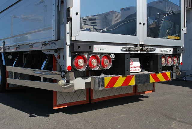 【262】三菱ふそうスーパーグレート　低床　アルミウイング　リヤエアサス