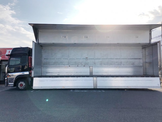 【243】ＵＤトラックスクオン　低床　アルミウイング　総輪エアサス　