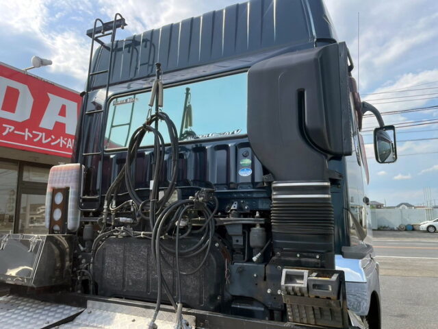 三菱ふそう　スーパーグレート　トレーラーヘッド　メッキ多数　7MT　