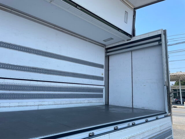 日野　17プロフィア　冷凍ウィング　ステンレス多数　菱重製冷凍機TDJS100DC