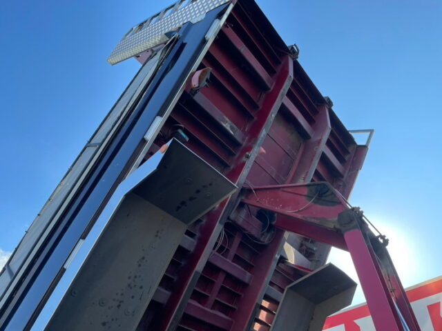 日野　17プロフィア　ダンプ　ハイルーフ　Ｌゲート　メッキ多数