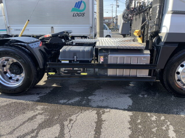 三菱ふそう　17スーパーグレート　トラクターヘッド　E尺　460馬力　リアエアサス　ハイルーフ　プレミアム