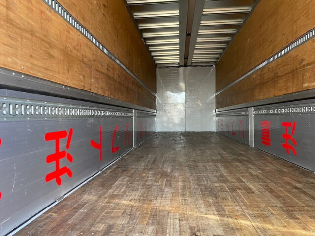 日野　17プロフィア　ハイルーフ　アルミウィング　アルミホイール　AT　メッキパーツ多数