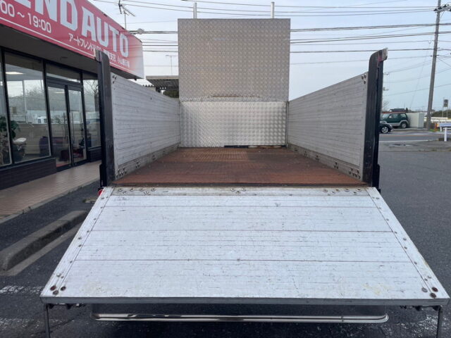 三菱ふそう　キャンター　平造りボディー　架装多数　電飾多数