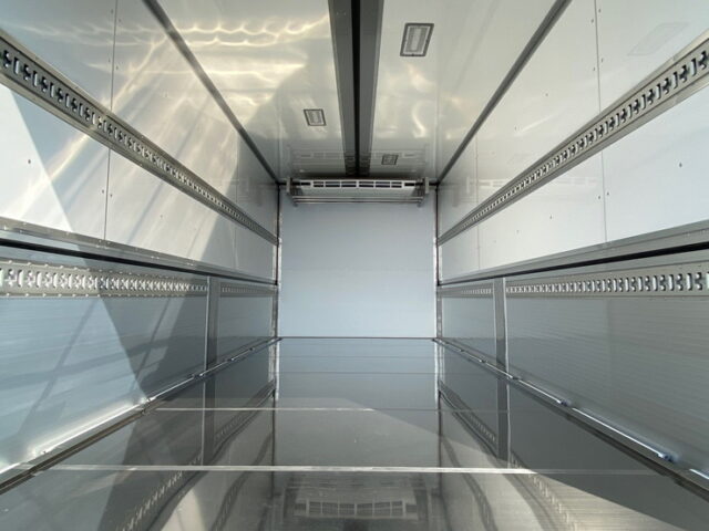 【802】R3　17レンジャー　冷凍ウィング　6200造りボディ　格納ゲート