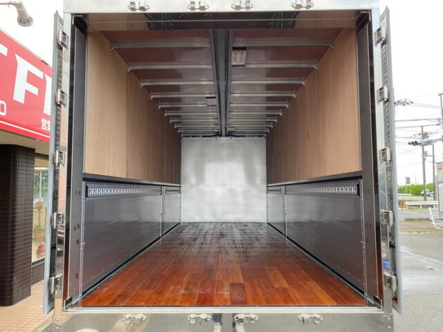 【896】H28　ファイター　ウィング　山田造りボデー(未使用)　セミワイド　エアサス　委託販売