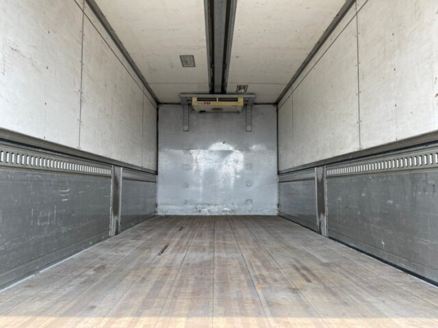 【895】H13　フォワード　冷凍ウィング　6200ワイド　リーフサス　生エンジン　6速