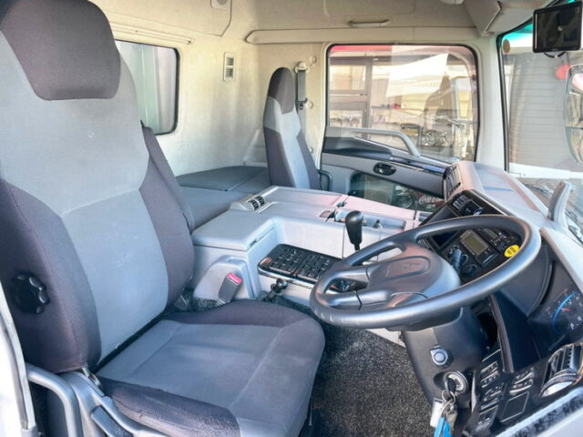 【1029】H27　スーパーグレート　ハイルーフ　7速MT　総輪エアサス　跳上ゲート　委託販売