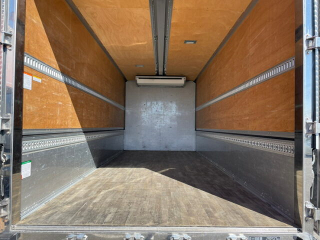 【1083】H30　いすゞ　フォワード　リア門口ステンレス　冷凍ウィング　6200ワイド　240馬力