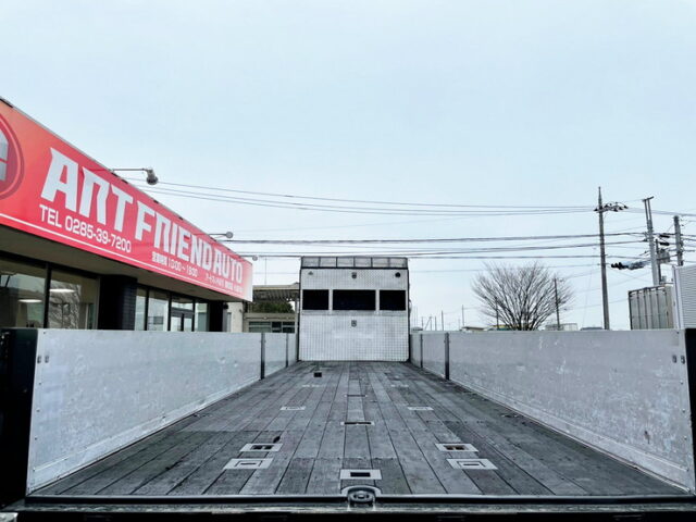 【1115】H25　ギガ　平ボデーアルミブロック　エアサス　木床　内フック26対