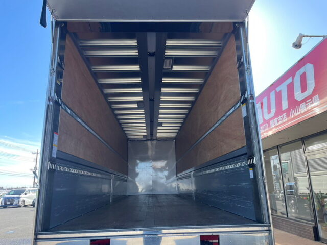 【1367】R3　ギガ　ハイルーフ　ウィング　新明和跳上ゲート　エアサス　低走行　リア門口ステンレス