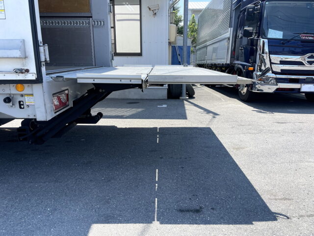 17スーパーグレート　ハイルーフ　ウィング　アルミホイール　格納ゲート　木床