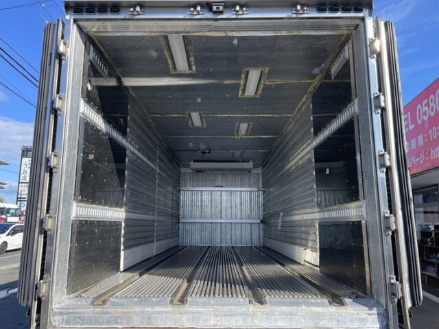 三菱ふそう　ファイター　冷凍バン　コルゲート　ジョロダー4列キーストン　エアサス