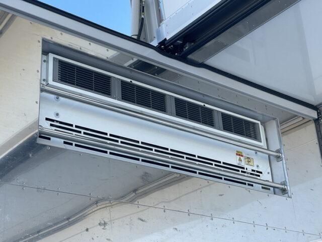 いすゞ：フォワード：増トン：冷凍ウィング：6600ボデー：エアサス：サーモキング製冷凍機