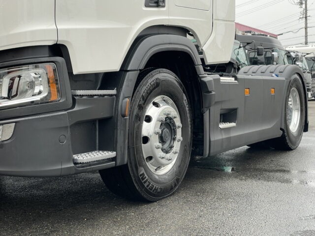 スカニア：R460：現行モデル：登録済未使用車：トレーラーヘッド：総輪エアサス