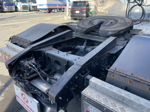 17スーパーグレート　ハイルーフ　トレーラーヘッド　第5輪荷重11.500㎏　アルミホイール