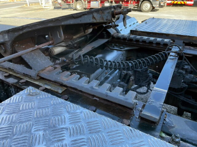 三菱ふそう　スーパーグレート　トレーラーヘッド　ハイルーフ　AT　ステンレスサイドバンパー