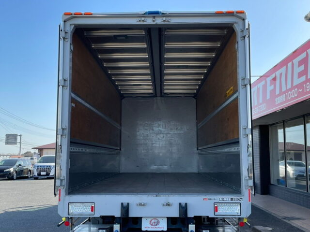 いすゞ:フォワード:ワイド:210馬力:アルミウィング:格納パワーゲート:リアエアサス:アルミホイール