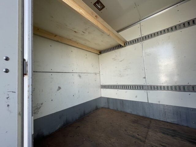 いすゞ　エルフ　アルミバン　5MT　サイドドア　ステンレスサイドバンパー　ステンレスリアバンパー　