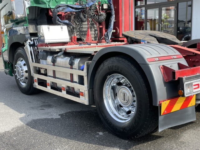 日野:17プロフィア:ハイルーフ:トレーラーヘッド:PTO付:ダンプレバー:メッキ多数