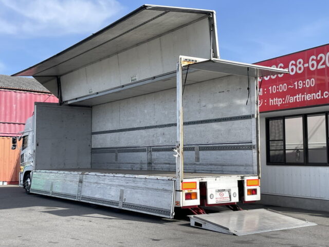 クオン：ハイルーフ：ウィング：跳上ゲート：総輪エアサス：エアロ付き：メッキ多数　