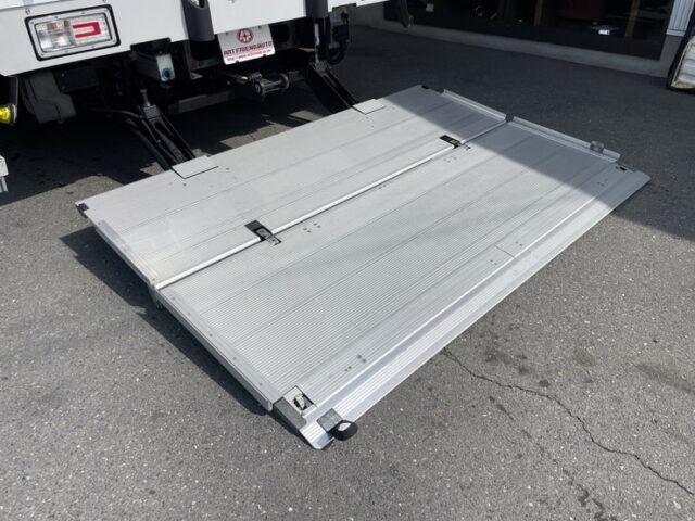 日野：17レンジャー：ハイルーフ：ウィング：6200ワイド：エアサス：格納ゲート