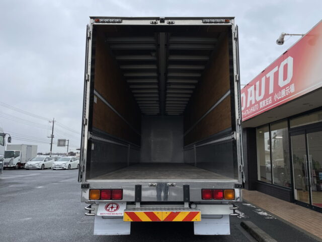 日野：17プロフィア：アルミウィング：ハイルーフ：7MT：リア門口ステンレス：アルミホイール：フロントバイザー ステンレス多数