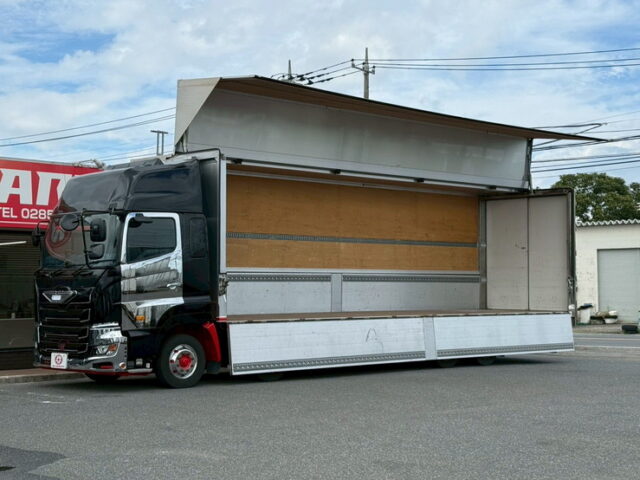 日野:17プロフィア:ハイルーフ:ウィング:メッキドア:アルミホイール:リア門口ステンレス