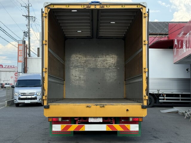 いすゞ：フォワード：6200ワイド：ウィング：木床：アルミホイール：240馬力：エアサス