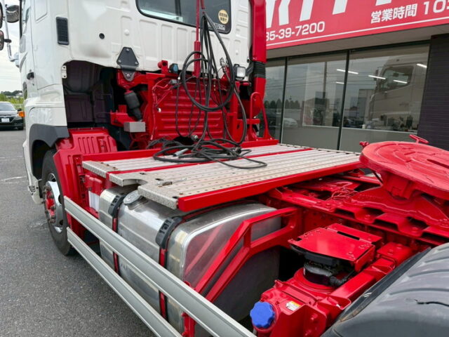 日野：17プロフィア：ハイルーフ：トレーラーヘッド：7速MT：450馬力：E13Cエンジン