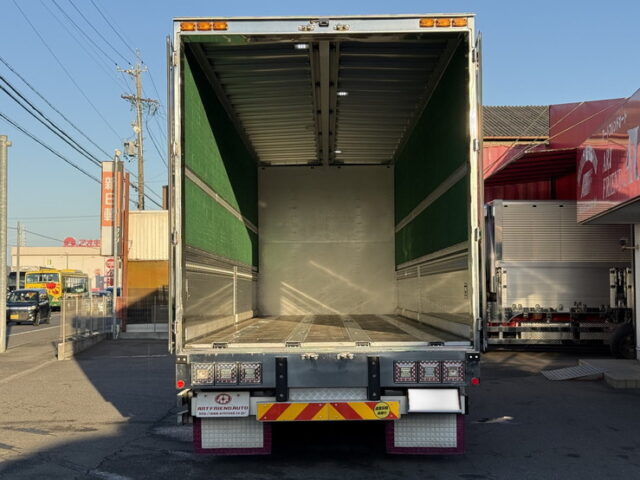 いすゞ：ギガ：ハイルーフ：ウィング：メッキ多数：ステンレス多数：エアローラー