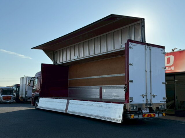 17スーパーグレート：ハイルーフ：ウィング：メッキ多数：アルミホイール：格納ゲート