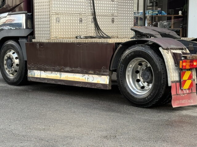 17スーパーグレート：ハイルーフ：トレーラーヘッド：ブタ鼻：第5輪荷重11.500㎏