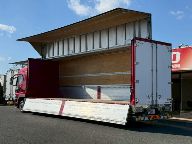 17スーパーグレート:ハイルーフ:ウィング:メッキ多数:アルミホイール:格納ゲート