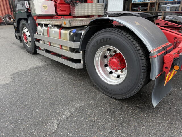 いすゞ:ギガ:ハイルーフ:トレーラーヘッド:フロントバイザー:第5輪荷重11.100㎏