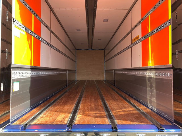 【751】日野　17プロフィア　ウィング　ステンレス多数　未使用