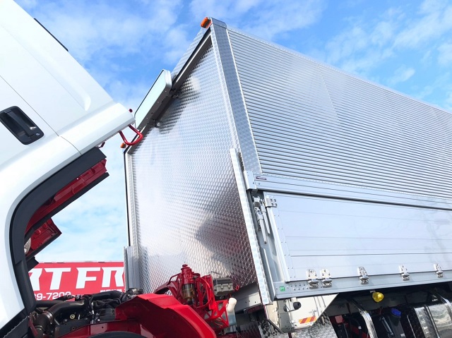 【293】いすゞ　フォワード　フルワイド　アルミウイング　