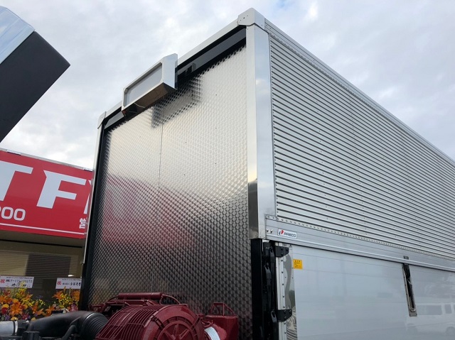 【288】UDトラックスクオン　中低床　アルミウイング　ハイルーフ　カスタム多数