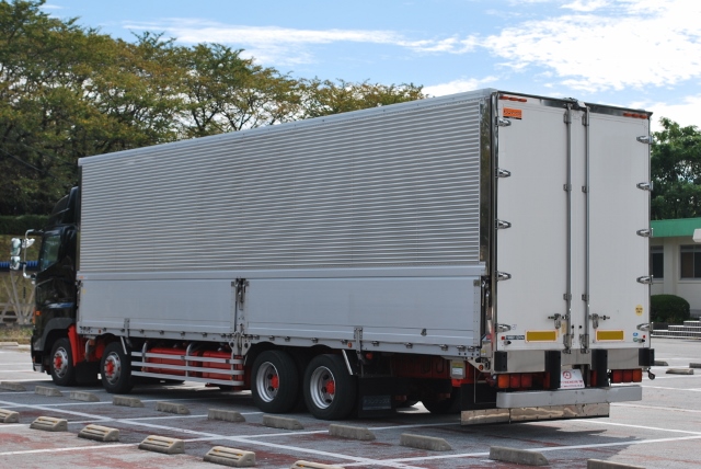 【116】日野エアループプロフィア　低床アルミウイング　ハイルーフ　リヤエアサス