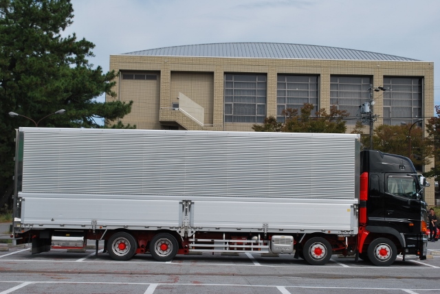 【116】日野エアループプロフィア　低床アルミウイング　ハイルーフ　リヤエアサス