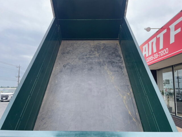 H4 エルフ　ダンプ　５MT